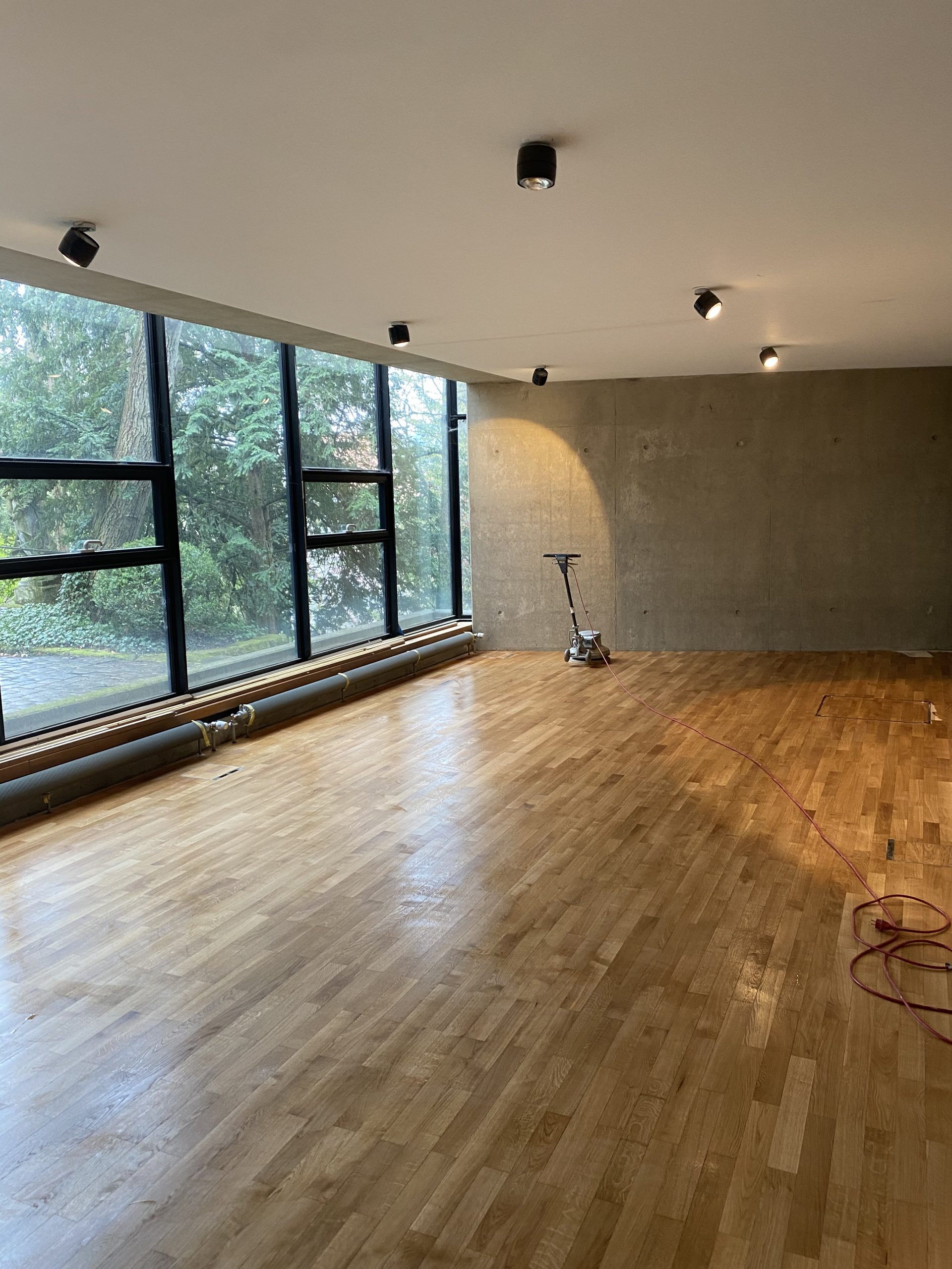 Geschliffener Eichenboden im Objekt, Parkett Haus Stuttgart